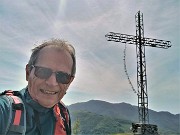 06 Alla croce di vetta del Pizzo di Spino (958 m)